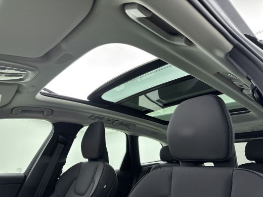 Volvo  XC60 NEW MODEL 2.0 T6 Plug-in hybrid AWD Plus Dark | Panoramadak | PDC V+A en 360 Camera | Stoel+stuur... ActivLease financial lease