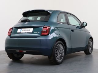 Fiat 500 Torino, (2026) | 10,25" touchscreen radio met Bluetooth, DAB & USB | Apple Carplay&reg; / Android Aut...