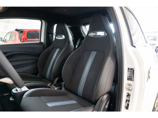 Abarth 500e 42 kWh | 8 Jaar Garantie | SOH 100% | Navigatie | Climate Controle | Parkeersensoren | Apple Carp... ActivLease financial lease