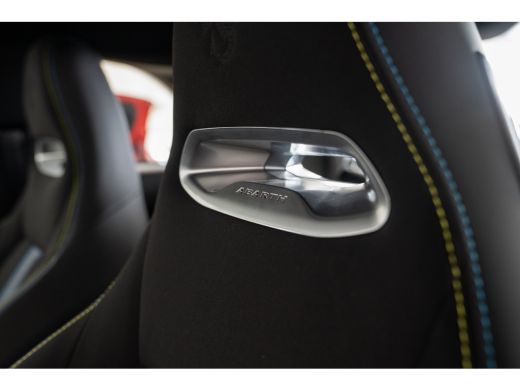 Abarth 500e 42 kWh | 8 Jaar Garantie | SOH 100% | Navigatie | Climate Controle | Parkeersensoren | Apple Carp... ActivLease financial lease