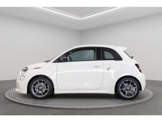 Abarth 500e 42 kWh | 8 Jaar Garantie | SOH 100% | Navigatie | Climate Controle | Parkeersensoren | Apple Carp... ActivLease financial lease