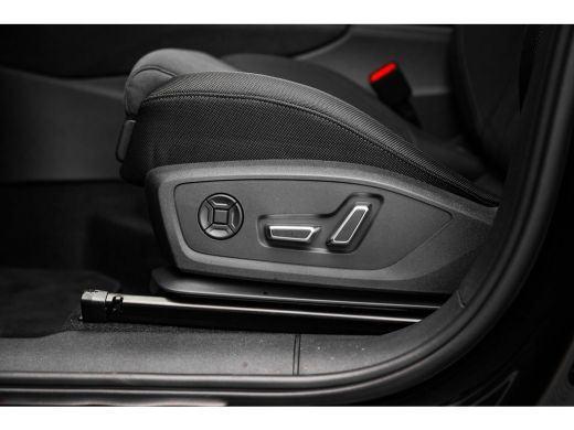 Audi Q3 1.5 200kW e-hybrid S edition | Tech Pro | HUD | Matrix LED | ActivLease financial lease