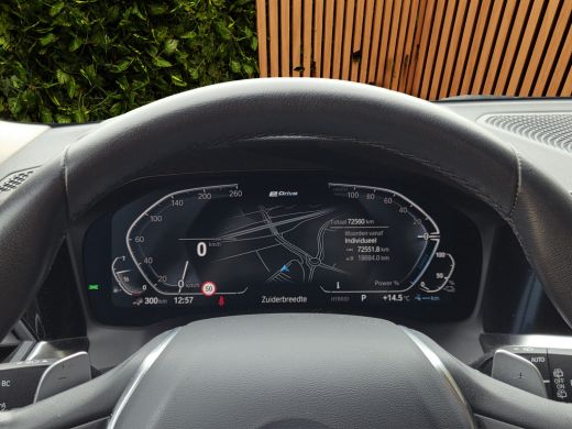 BMW 3 Serie Touring 320e Business Edition Plus | Trekhaak | Panoramadak | Stoelverwarming | Leder ActivLease financial lease