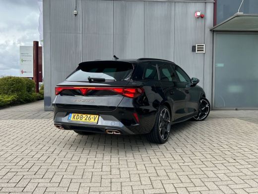 CUPRA Leon Sportstourer VZ Performance 1.5 TSI e-Hybrid 200 kW / 272 PK Stationwagen 6 versn. DSG ActivLease financial lease