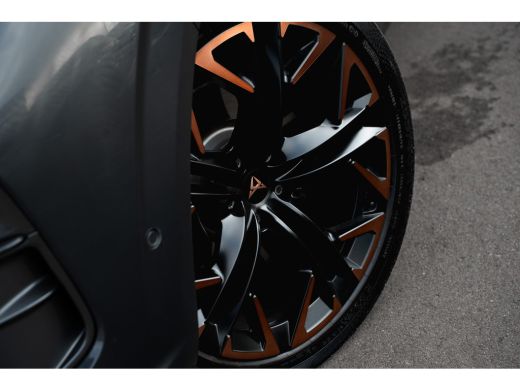 CUPRA Terramar 1.5 TSI e-Hybrid 272pk VZ Performance | Garantie t/m 2030 | Panoramadak | 360 Camera | Stuur & St... ActivLease financial lease