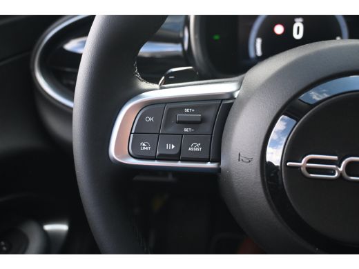 Fiat 600 1.2 Hybrid Icon 145pk DEMO-DEAL! 8 Jaar Garantie! | Allseason | Navigatie by App | Cruise Control... ActivLease financial lease