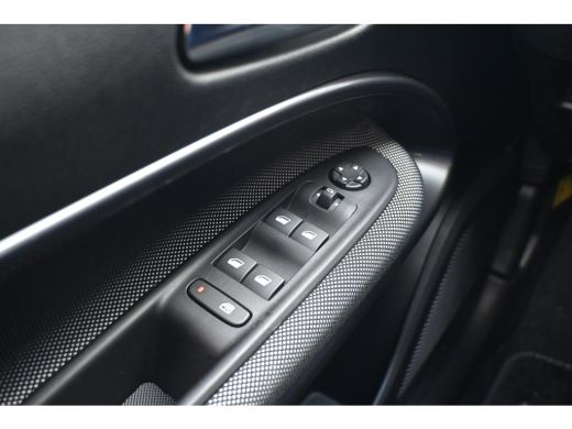 Fiat 600 1.2 Hybrid Icon 145pk DEMO-DEAL! 8 Jaar Garantie! | Allseason | Navigatie by App | Cruise Control... ActivLease financial lease