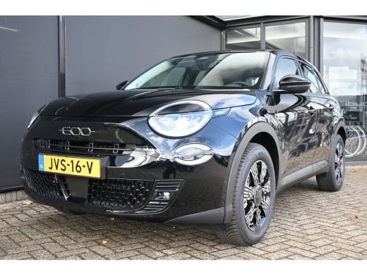 Fiat 600 1.2 Hybrid Icon 145pk DEMO-DEAL! 8 Jaar Garantie! | Allseason | Navigatie by App | Cruise Control... ActivLease financial lease