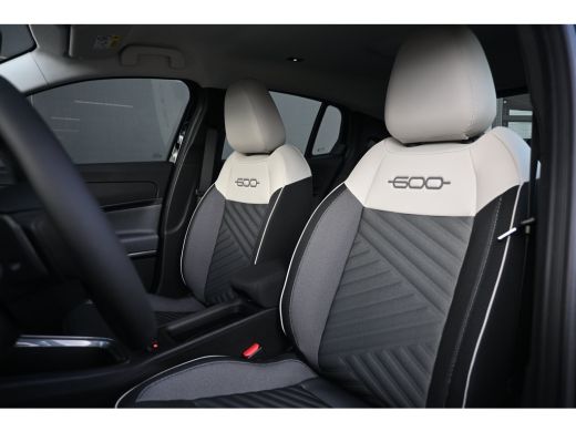 Fiat 600 1.2 Hybrid Icon 145pk DEMO-DEAL! 8 Jaar Garantie! | Allseason | Navigatie by App | Cruise Control... ActivLease financial lease