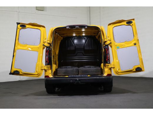 Ford E-Transit Custom 340 L2 H1 Trend 65 kWh Black Line ActivLease financial lease