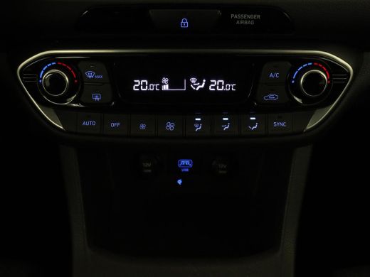 Hyundai i30 1.0 T-GDi MHEV Comfort | Carplay | Camera | Keyless | Navigatie | Climate control | Bluetooth | C... ActivLease financial lease