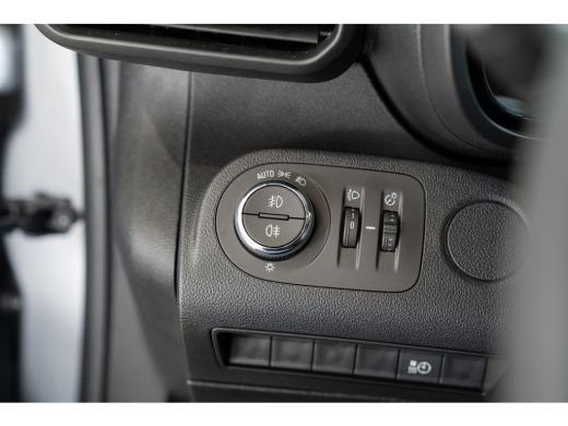 Opel Combo-e 136 L1 50kWh | SOH 100% | Navigatie | Camera | Parkeersensoren | Apple Carplay & Android Auto | L... ActivLease financial lease