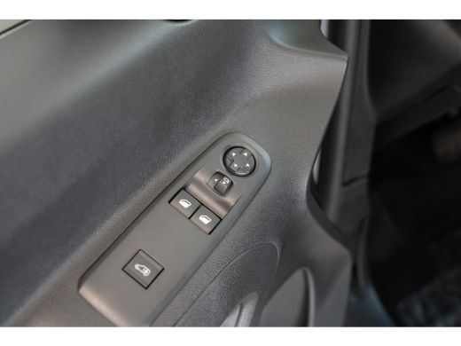 Opel Combo-e 136 L1 50kWh | SOH 100% | Navigatie | Camera | Parkeersensoren | Apple Carplay & Android Auto | L... ActivLease financial lease