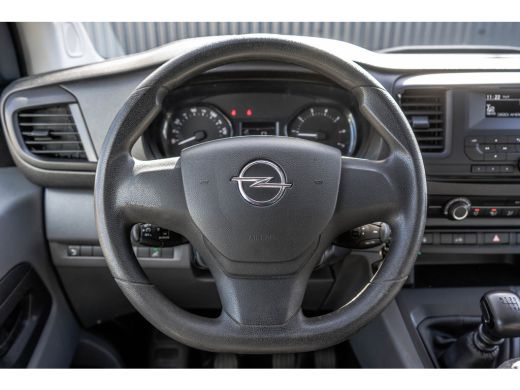 Opel Vivaro L3H1 | 3-Zits | Cruise | PDC | Imperiaal | Airco ActivLease financial lease