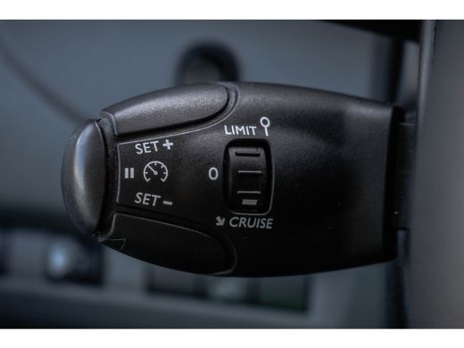 Opel Vivaro L3H1 | 3-Zits | Cruise | PDC | Imperiaal | Airco ActivLease financial lease