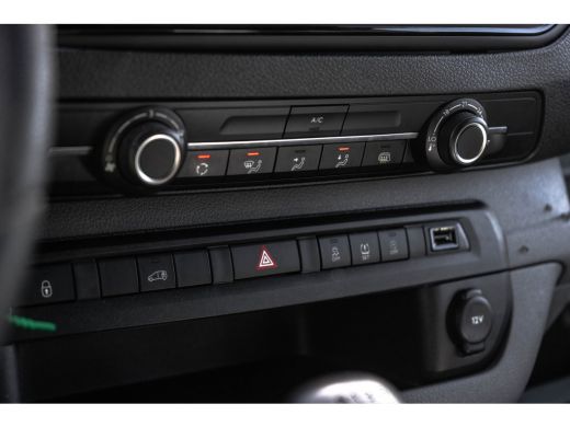 Opel Vivaro L3H1 | 3-Zits | Cruise | PDC | Imperiaal | Airco ActivLease financial lease