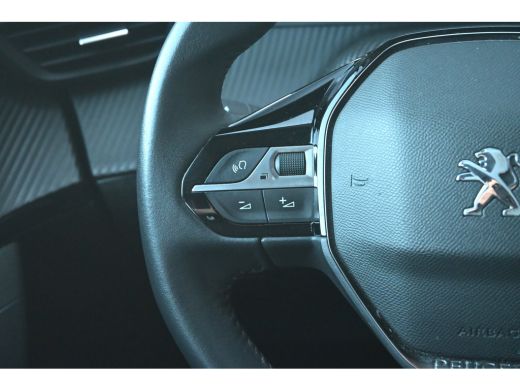 Peugeot e-2008 EV Allure Pack 50 kWh 3 Fase 92,1%SOH! | Adaptive Cruise | Stoelverwarming | Navigatie by App | C... ActivLease financial lease