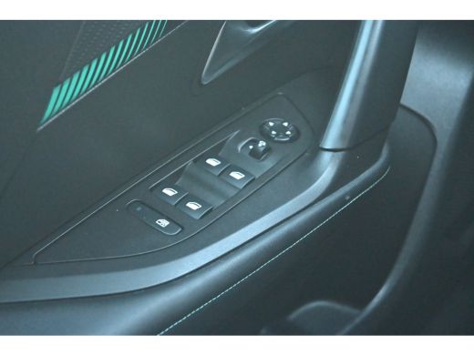 Peugeot e-2008 EV Allure Pack 50 kWh 3 Fase 92,1%SOH! | Adaptive Cruise | Stoelverwarming | Navigatie by App | C... ActivLease financial lease