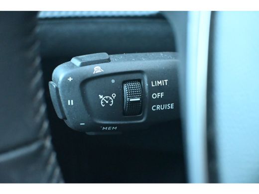 Peugeot e-2008 EV Allure Pack 50 kWh 3 Fase 92,1%SOH! | Adaptive Cruise | Stoelverwarming | Navigatie by App | C... ActivLease financial lease