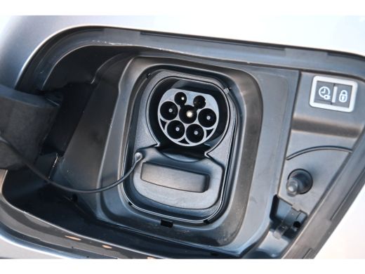 Peugeot e-2008 EV Allure Pack 50 kWh 3 Fase 92,1%SOH! | Adaptive Cruise | Stoelverwarming | Navigatie by App | C... ActivLease financial lease