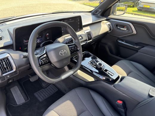 Toyota Urban Cruiser Executive 61 kWh | &euro; 3.000 extra inruilwaarde | ActivLease financial lease