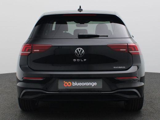 Volkswagen Golf 1.5 eHybrid Life Edition 204PK DSG Trekhaak, Memorystoel, Ergo Active Stoelen, 17" LM Velgen, Key... ActivLease financial lease