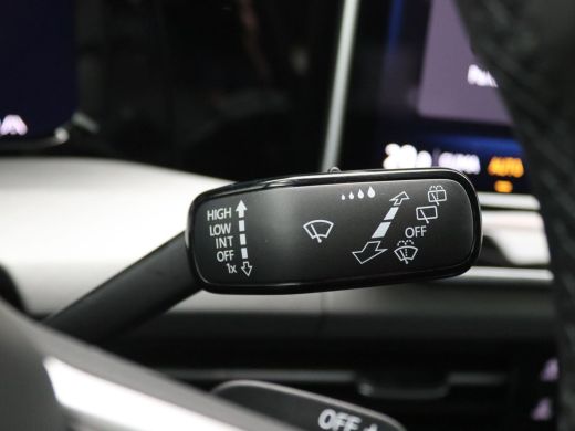 Volkswagen Golf 1.5 eHybrid Life Edition 204PK DSG Trekhaak, Memorystoel, Ergo Active Stoelen, 17" LM Velgen, Key... ActivLease financial lease