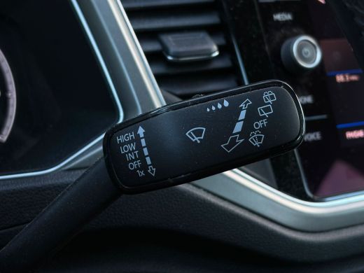 Volkswagen T-Roc 1.0 TSI 110 pk Style | Apple Carplay | Cruise control Adaptief | Parkeersensoren | LMV | ActivLease financial lease