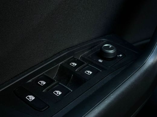 Volkswagen T-Roc 1.0 TSI 110 pk Style | Apple Carplay | Cruise control Adaptief | Parkeersensoren | LMV | ActivLease financial lease