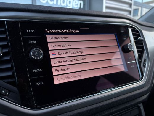 Volkswagen T-Roc 1.0 TSI 110 pk Style | Apple Carplay | Cruise control Adaptief | Parkeersensoren | LMV | ActivLease financial lease