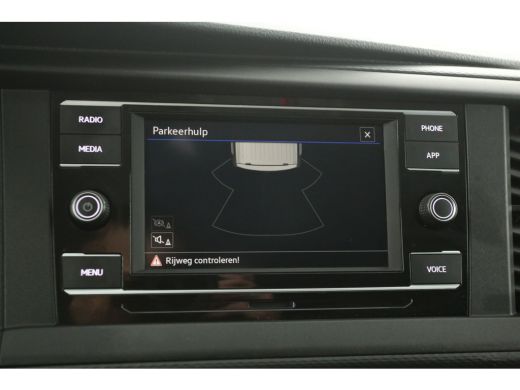 Volkswagen Transporter 2.0 TDI L1H1 140PK | Airco | Cruise | 3 Zits | Carplay | Trekhaak | Parkeersens. ActivLease financial lease