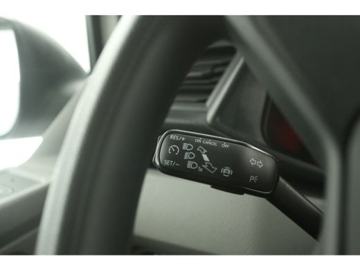 Volkswagen Transporter 2.0 TDI L1H1 140PK | Airco | Cruise | 3 Zits | Carplay | Trekhaak | Parkeersens. ActivLease financial lease