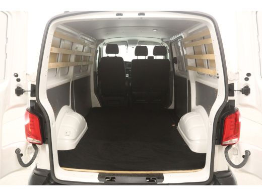 Volkswagen Transporter 2.0 TDI L1H1 140PK | Airco | Cruise | 3 Zits | Carplay | Trekhaak | Parkeersens. ActivLease financial lease