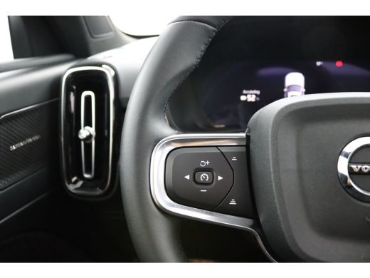 Volvo  EX40 Single Motor Extended Range Ultra 82 kWh | Panoramadak | Stoel & stuurwielverwarming | Adaptive C... ActivLease financial lease