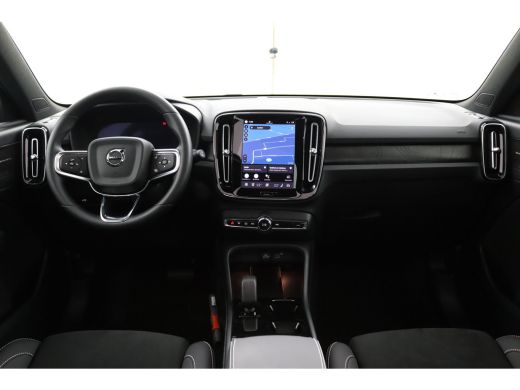 Volvo  EX40 Single Motor Extended Range Ultra 82 kWh | Panoramadak | Stoel & stuurwielverwarming | Adaptive C... ActivLease financial lease