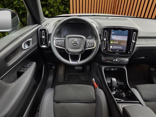 Volvo  EX40 Single Motor Plus 70 kWh | Trekhaak | Camera | Stuur/stoelverwarming | Pilot Assist ActivLease financial lease