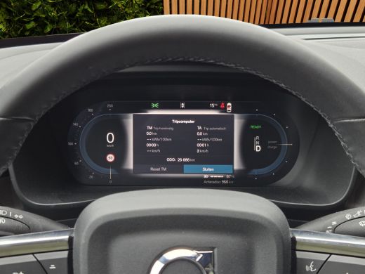 Volvo  EX40 Single Motor Plus 70 kWh | Trekhaak | Camera | Stuur/stoelverwarming | Pilot Assist ActivLease financial lease