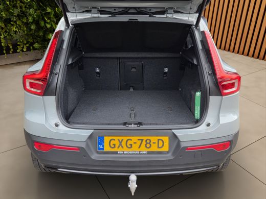 Volvo  EX40 Single Motor Plus 70 kWh | Trekhaak | Camera | Stuur/stoelverwarming | Pilot Assist ActivLease financial lease