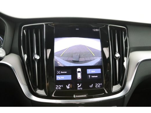 Volvo  V60 T6 Plug-in Hybrid AWD Plus Dark | Panoramadak | Long Range | Trekhaak | Stoel en stuurwielverwarm... ActivLease financial lease