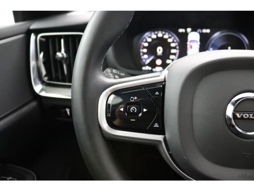 Volvo  V60 T6 Plug-in Hybrid AWD Plus Dark | Panoramadak | Long Range | Trekhaak | Stoel en stuurwielverwarm... ActivLease financial lease