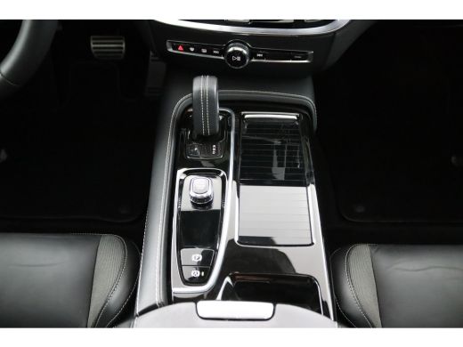 Volvo  V60 T6 Plug-in Hybrid AWD Plus Dark | Panoramadak | Long Range | Trekhaak | Stoel en stuurwielverwarm... ActivLease financial lease