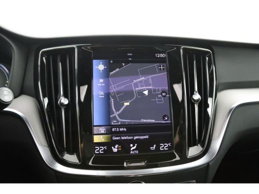Volvo  V60 T6 Plug-in Hybrid AWD Plus Dark | Panoramadak | Long Range | Trekhaak | Stoel en stuurwielverwarm... ActivLease financial lease