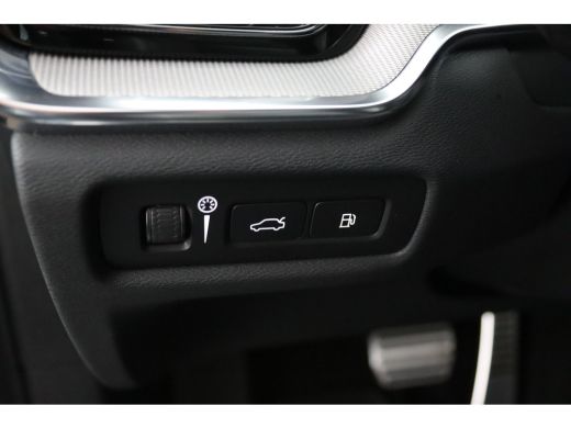 Volvo  V60 T6 Plug-in Hybrid AWD Plus Dark | Panoramadak | Long Range | Trekhaak | Stoel en stuurwielverwarm... ActivLease financial lease