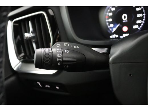 Volvo  V60 T6 Plug-in Hybrid AWD Plus Dark | Panoramadak | Long Range | Trekhaak | Stoel en stuurwielverwarm... ActivLease financial lease