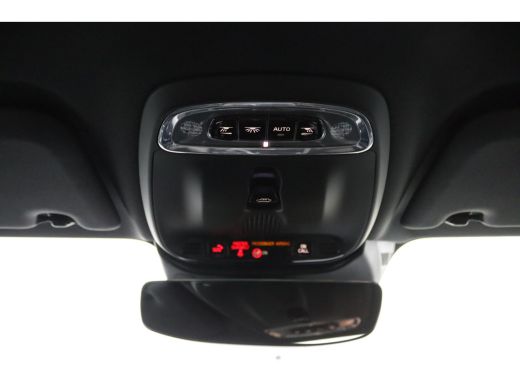 Volvo  V60 T6 Plug-in Hybrid AWD Plus Dark | Panoramadak | Long Range | Trekhaak | Stoel en stuurwielverwarm... ActivLease financial lease