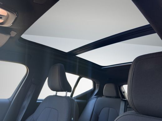 Volvo  XC40 Recharge Ultimate 70kWh 231pk | Pano | Adaptive Cruise | Dodehoek Detectie | 360 Camera | Harman/... ActivLease financial lease