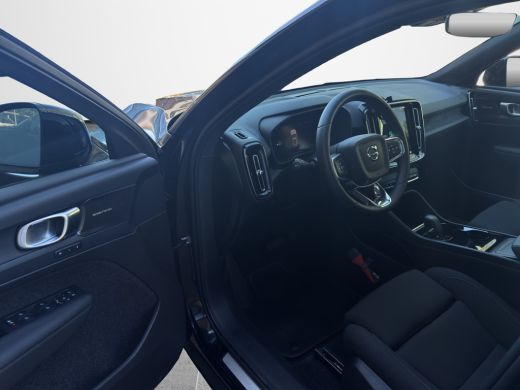 Volvo  XC40 Recharge Ultimate 70kWh 231pk | Pano | Adaptive Cruise | Dodehoek Detectie | 360 Camera | Harman/... ActivLease financial lease