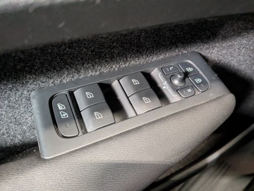 Volvo  XC40 Recharge Ultimate 70kWh 231pk | Pano | Adaptive Cruise | Dodehoek Detectie | 360 Camera | Harman/... ActivLease financial lease