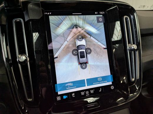 Volvo  XC40 Recharge Ultimate 70kWh 231pk | Pano | Adaptive Cruise | Dodehoek Detectie | 360 Camera | Harman/... ActivLease financial lease