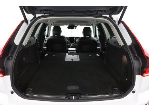 Volvo  XC60 B5 Business Pro | Trekhaak | Camera | Adaptive Cruise | BLIS | Stoelverwarming | Verwarmbare Voor... ActivLease financial lease